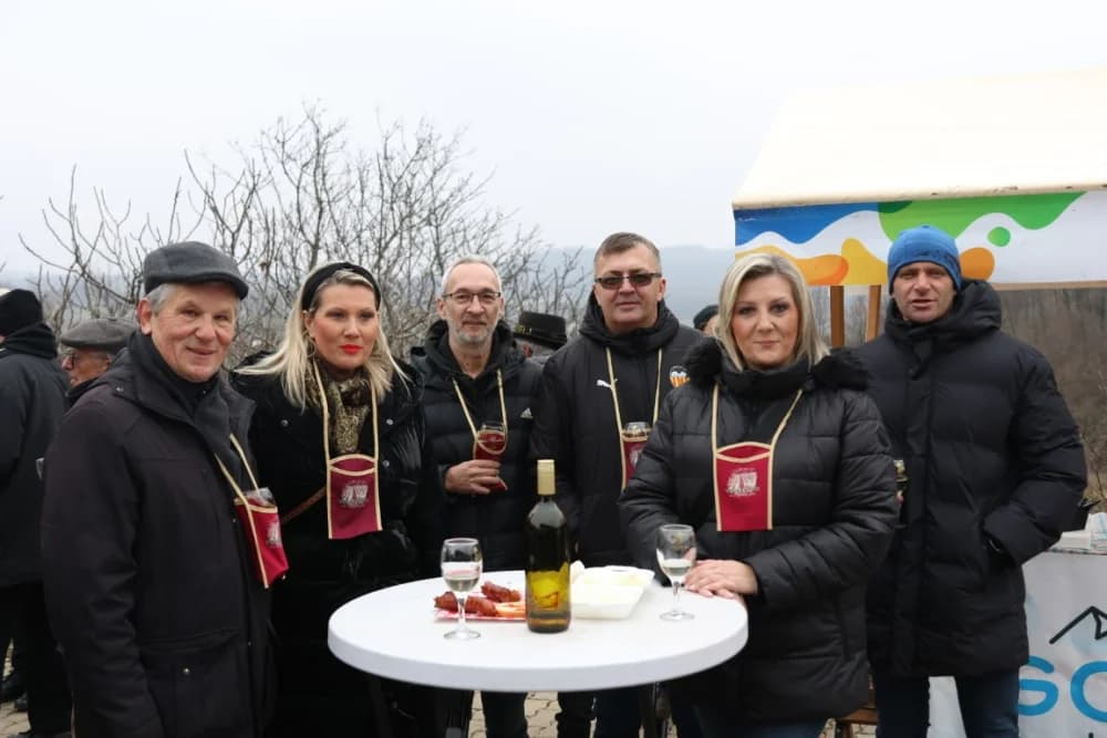 Na Požeškoj gori uz orezivanje trsova loze i blagoslov nazdravljeno novoj vinogradarskoj godini
