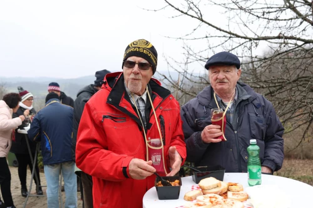 Na Požeškoj gori uz orezivanje trsova loze i blagoslov nazdravljeno novoj vinogradarskoj godini