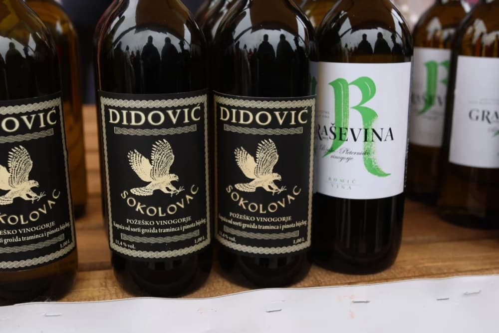 Na Požeškoj gori uz orezivanje trsova loze i blagoslov nazdravljeno novoj vinogradarskoj godini