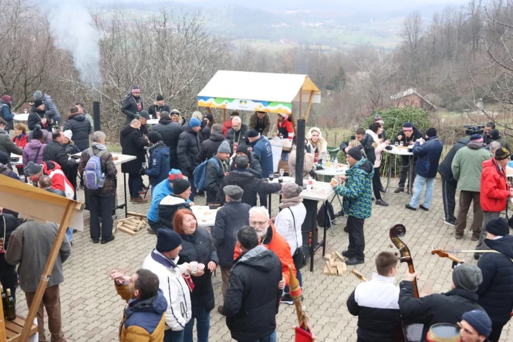 Na Požeškoj gori uz orezivanje trsova loze i blagoslov nazdravljeno novoj vinogradarskoj godini