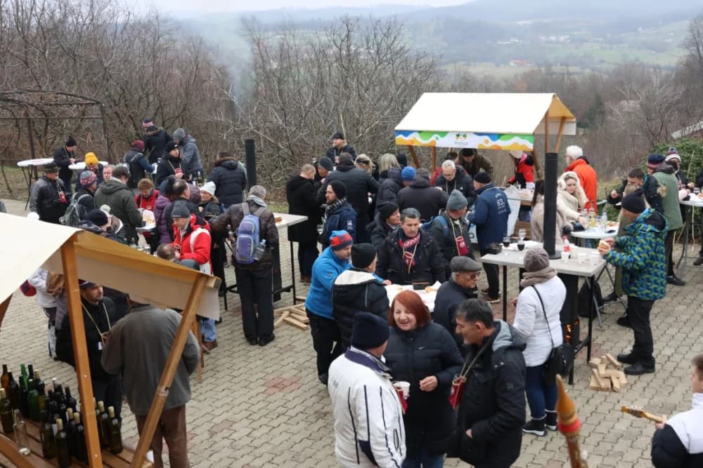 Na Požeškoj gori uz orezivanje trsova loze i blagoslov nazdravljeno novoj vinogradarskoj godini