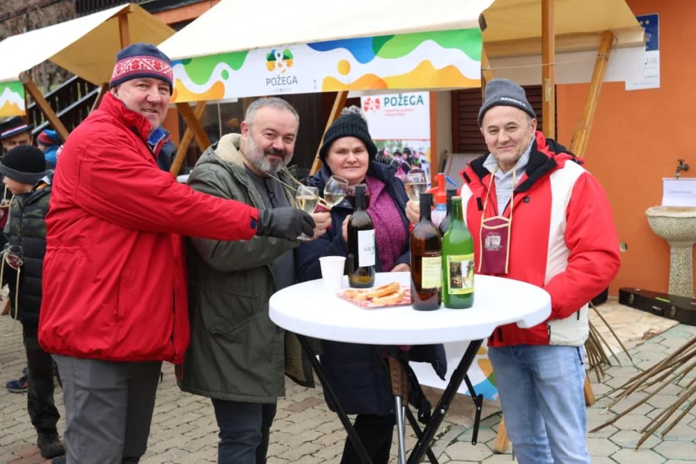 Na Požeškoj gori uz orezivanje trsova loze i blagoslov nazdravljeno novoj vinogradarskoj godini
