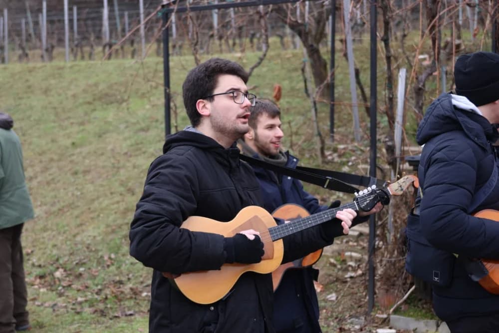 Na Požeškoj gori uz orezivanje trsova loze i blagoslov nazdravljeno novoj vinogradarskoj godini