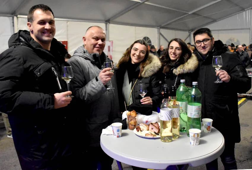 ODRŽANO TRADICIONALNO VINCELOVO UKUTJEVU: Okupili se ljubitelji tradicije i vrhunske vinske kapljice