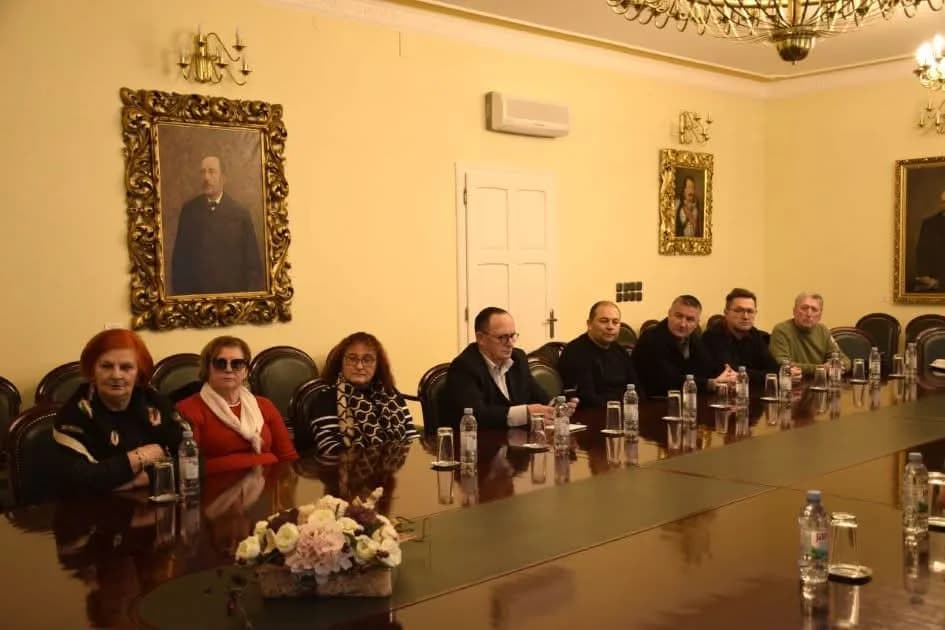 Održan sastanak predstavnika braniteljskih udruga iz Domovinskog rata s gradonačelnikom Željkom Glavićem