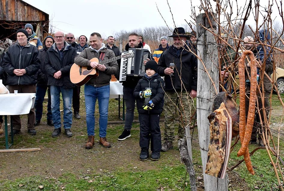VINCELOVO NA VINKOMIRU SLAVIO DRAGO MAJSTOROVIĆ:  Zaželjeli obilan urod i kvalitetu graožđa