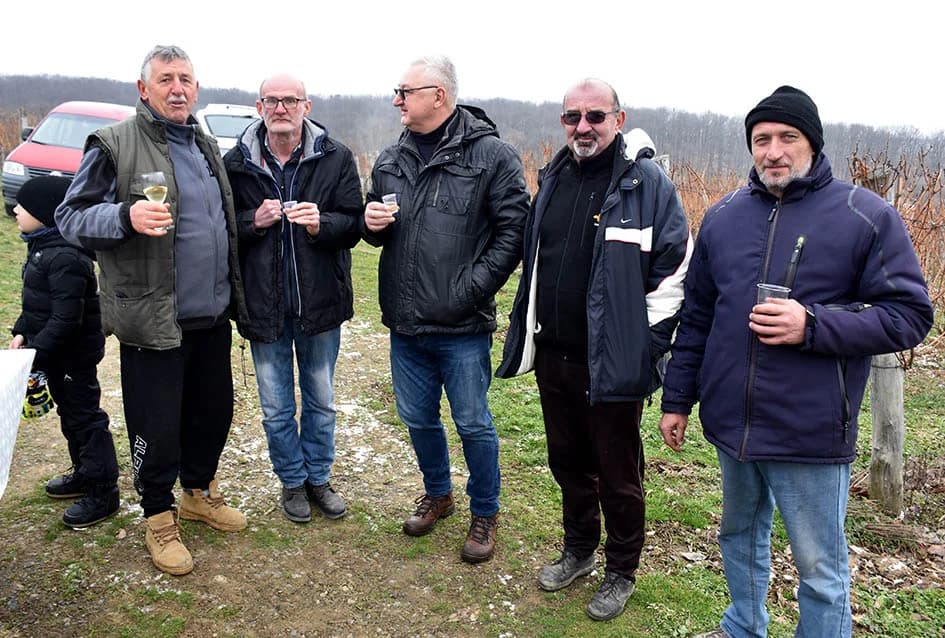 VINCELOVO NA VINKOMIRU SLAVIO DRAGO MAJSTOROVIĆ:  Zaželjeli obilan urod i kvalitetu graožđa