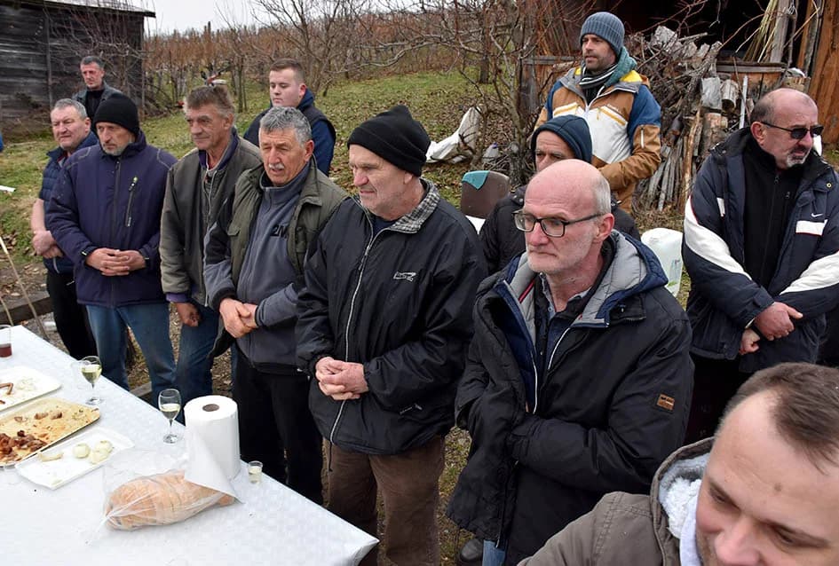 VINCELOVO NA VINKOMIRU SLAVIO DRAGO MAJSTOROVIĆ:  Zaželjeli obilan urod i kvalitetu graožđa