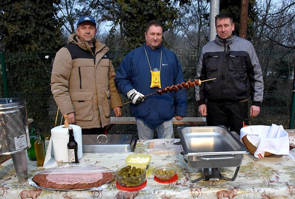 LUKAČANI NAJAVILI POČETAK RADOVA U VINOGRADU: S gostima podijelili radost Vincelova