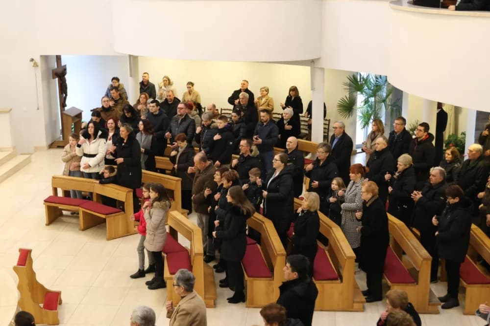 Milozvučni glasovi „Pivača sv. Jakova“ iz Šibenika uveličali misno slavlje u vidovačkoj župnoj crkvi