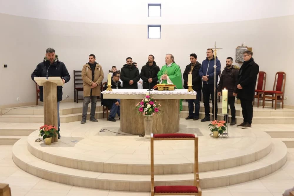 Milozvučni glasovi „Pivača sv. Jakova“ iz Šibenika uveličali misno slavlje u vidovačkoj župnoj crkvi