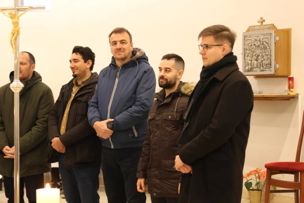 Milozvučni glasovi „Pivača sv. Jakova“ iz Šibenika uveličali misno slavlje u vidovačkoj župnoj crkvi