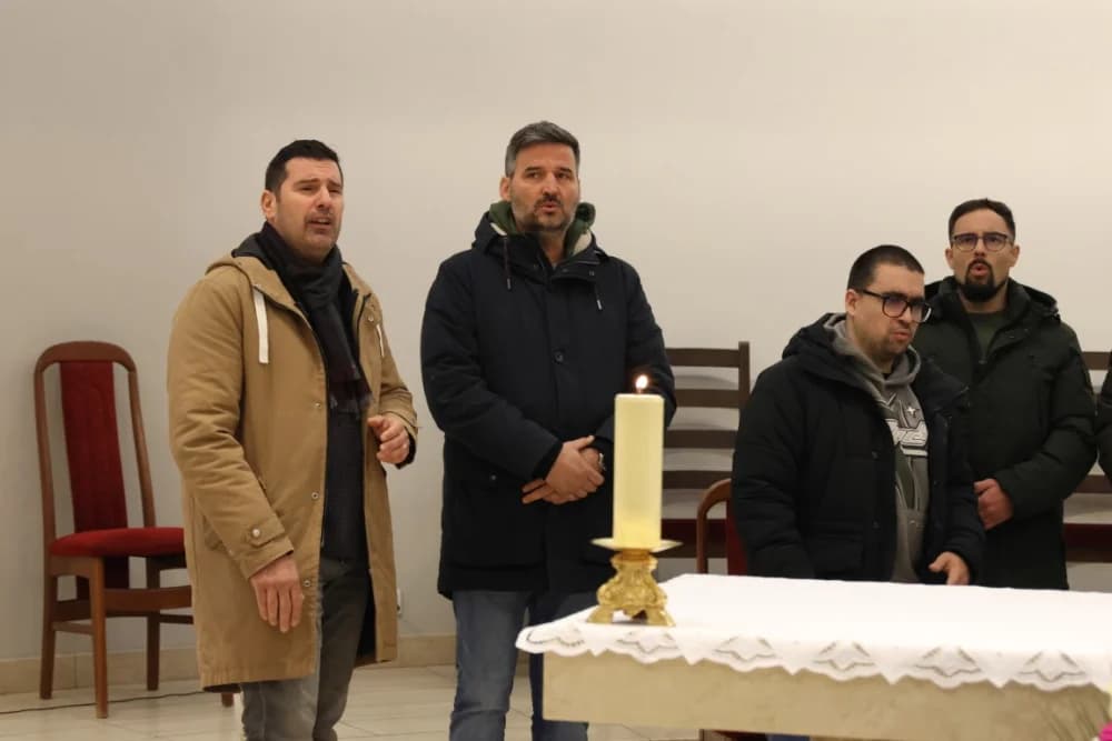 Milozvučni glasovi „Pivača sv. Jakova“ iz Šibenika uveličali misno slavlje u vidovačkoj župnoj crkvi