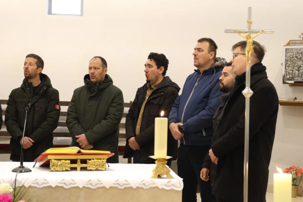Milozvučni glasovi „Pivača sv. Jakova“ iz Šibenika uveličali misno slavlje u vidovačkoj župnoj crkvi