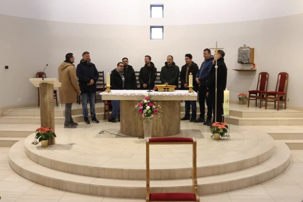 Milozvučni glasovi „Pivača sv. Jakova“ iz Šibenika uveličali misno slavlje u vidovačkoj župnoj crkvi