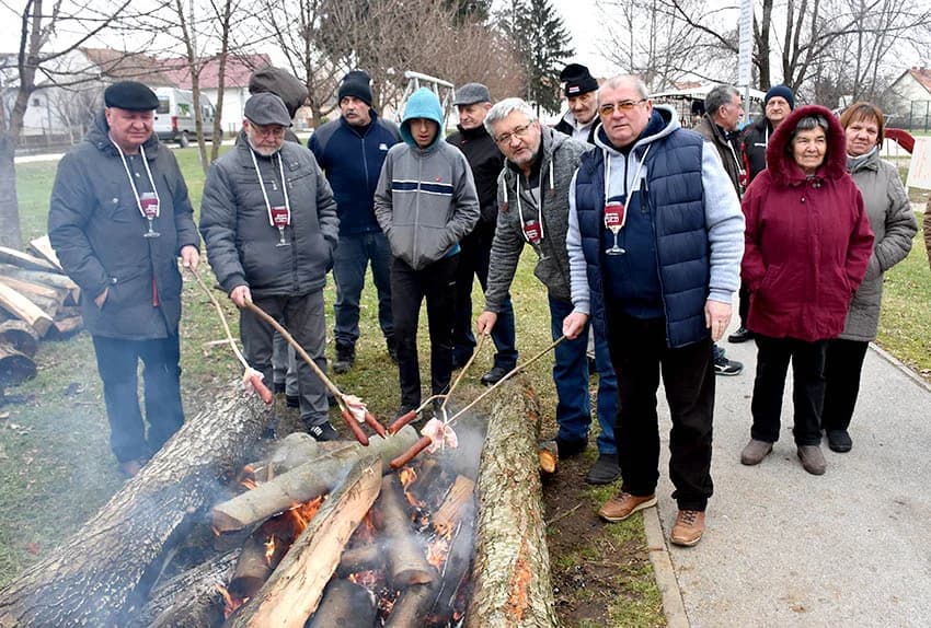 VINCELOVO OBILJEŽILA UDRUGA “VINO-KAP” IZ KAPTOLA: Lozu orezali Branko i Zvonimir