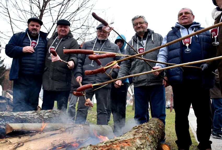 VINCELOVO OBILJEŽILA UDRUGA “VINO-KAP” IZ KAPTOLA: Lozu orezali Branko i Zvonimir