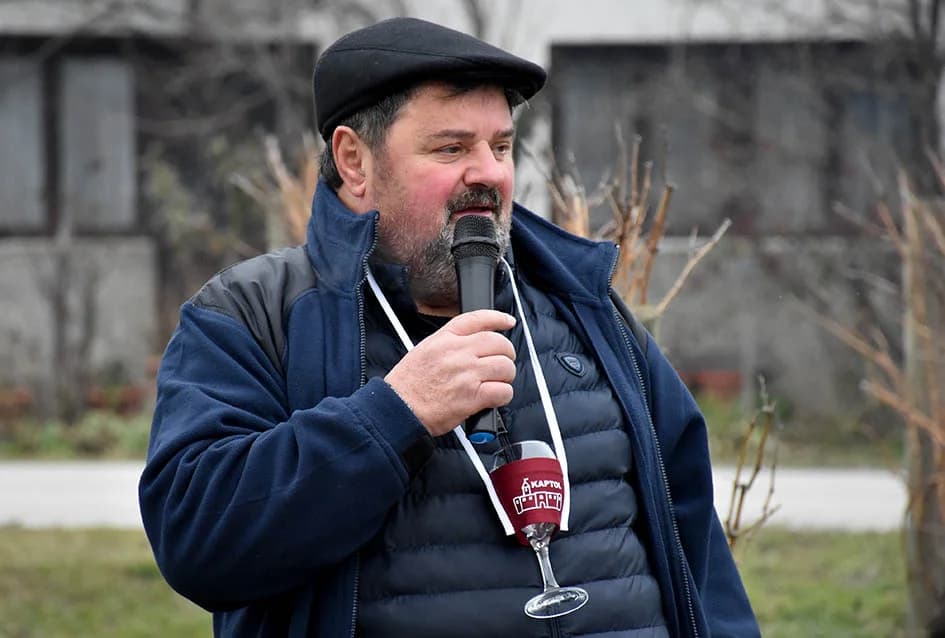 VINCELOVO OBILJEŽILA UDRUGA “VINO-KAP” IZ KAPTOLA: Lozu orezali Branko i Zvonimir