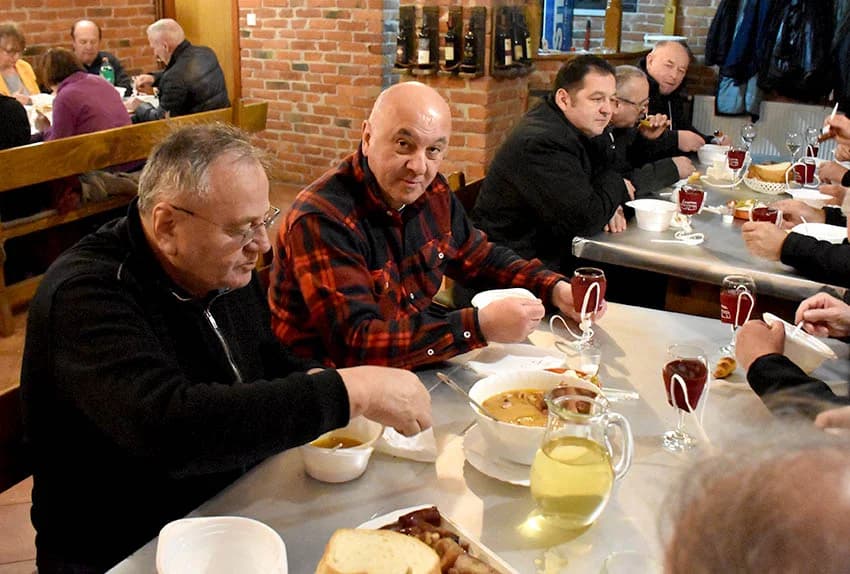VINCELOVO OBILJEŽILA UDRUGA “VINO-KAP” IZ KAPTOLA: Lozu orezali Branko i Zvonimir