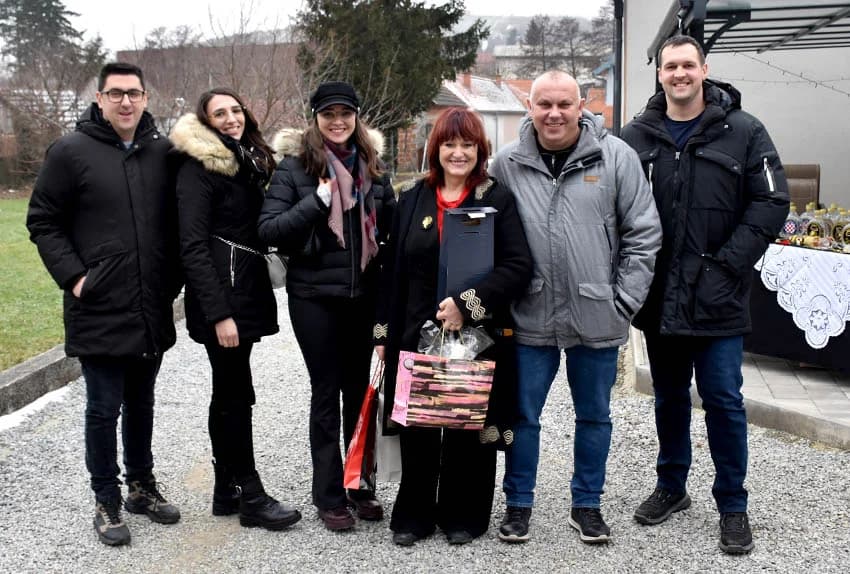 Uzvanici kod Zorice Tandare u slast pojeli kotao graha i tri stotine sarmi