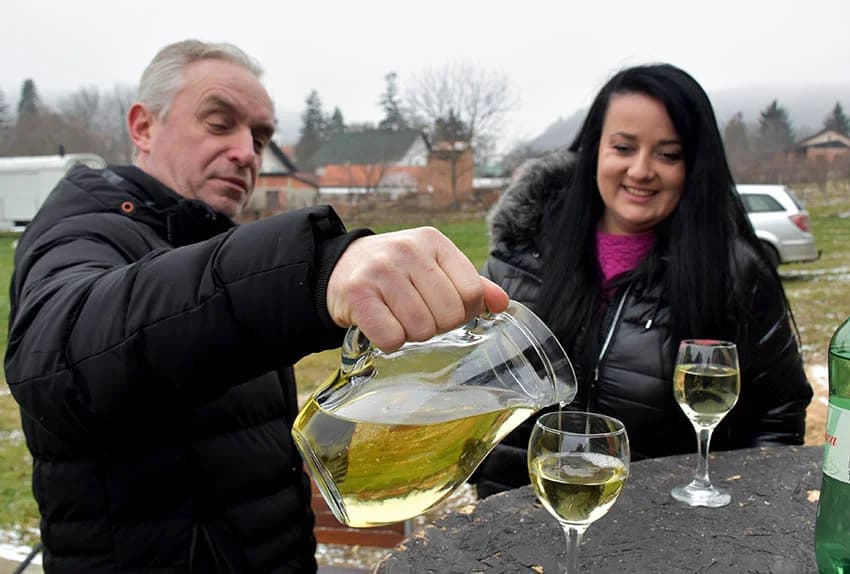 Uzvanici kod Zorice Tandare u slast pojeli kotao graha i tri stotine sarmi
