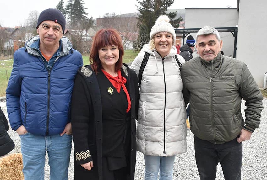 Uzvanici kod Zorice Tandare u slast pojeli kotao graha i tri stotine sarmi
