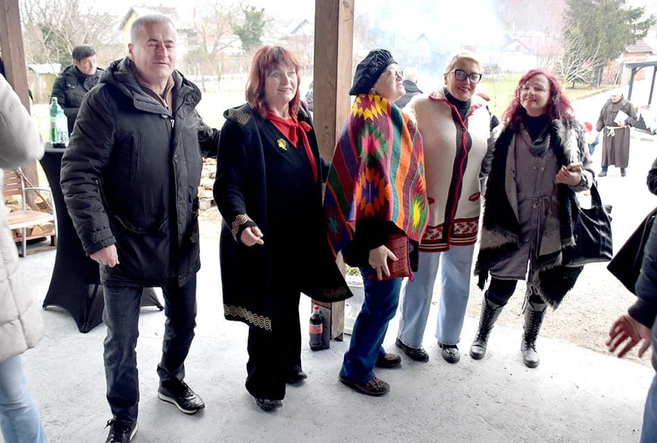 Uzvanici kod Zorice Tandare u slast pojeli kotao graha i tri stotine sarmi