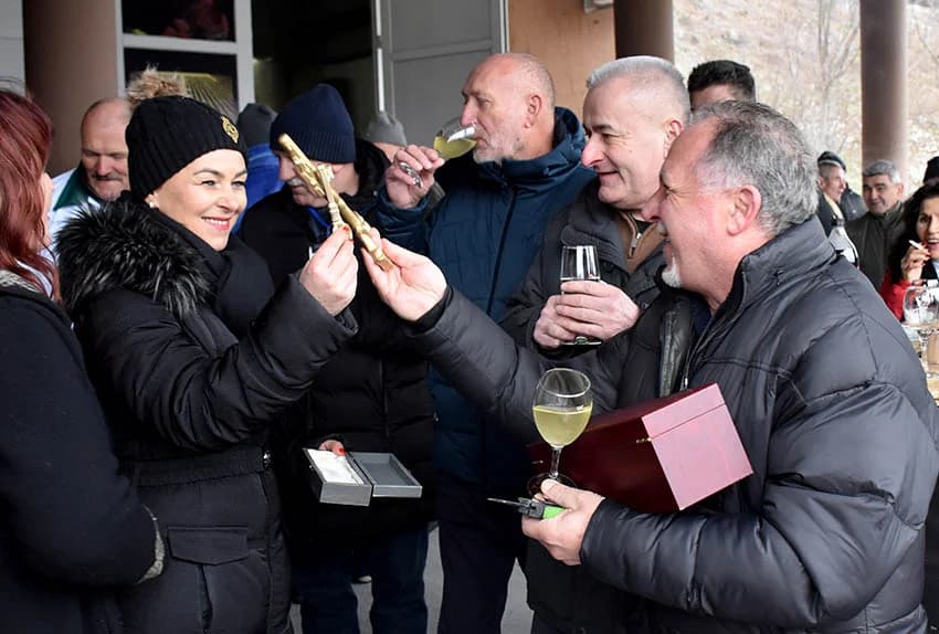 Uzvanici kod Zorice Tandare u slast pojeli kotao graha i tri stotine sarmi