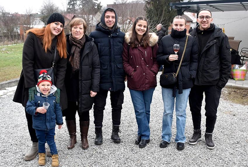 Uzvanici kod Zorice Tandare u slast pojeli kotao graha i tri stotine sarmi