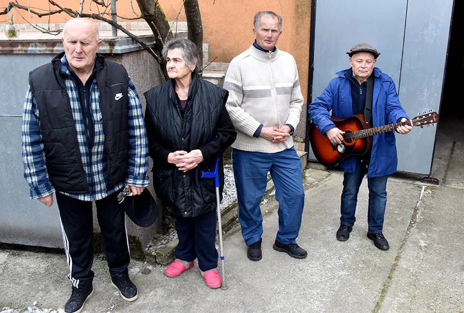 DVOSTRUKO SLAVLJE KOD KRSNIKOVIH U KUTJEVU: Imendan gazde Vinka i Vincelovo proslavili o istom trošku