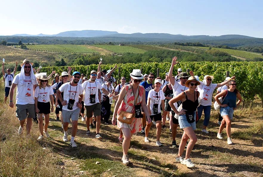 [FOTOGALERIJA] Uz jelo i piće kaptolačkim vinogradima prošlo više od četiri stotine sudionika