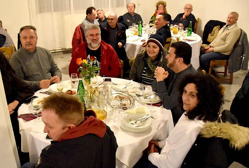 VINCELOVO KOD ENJINGIJA U HRNJEVCU: Stjepan Mesić i brojni uzvanici slavili početak radova u vinogradu