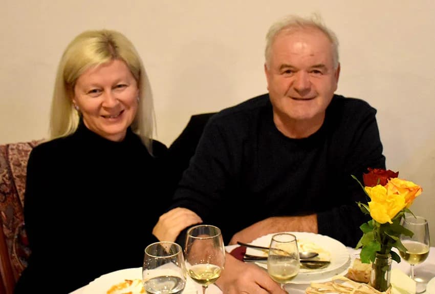 VINCELOVO KOD ENJINGIJA U HRNJEVCU: Stjepan Mesić i brojni uzvanici slavili početak radova u vinogradu