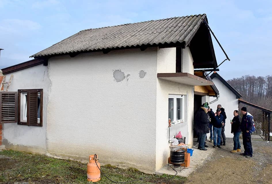 (F O T O) VINCELOVO U KAPTOLAČKIM VINOGRADIMA: Otvorene vatre, okićeni čokoti…