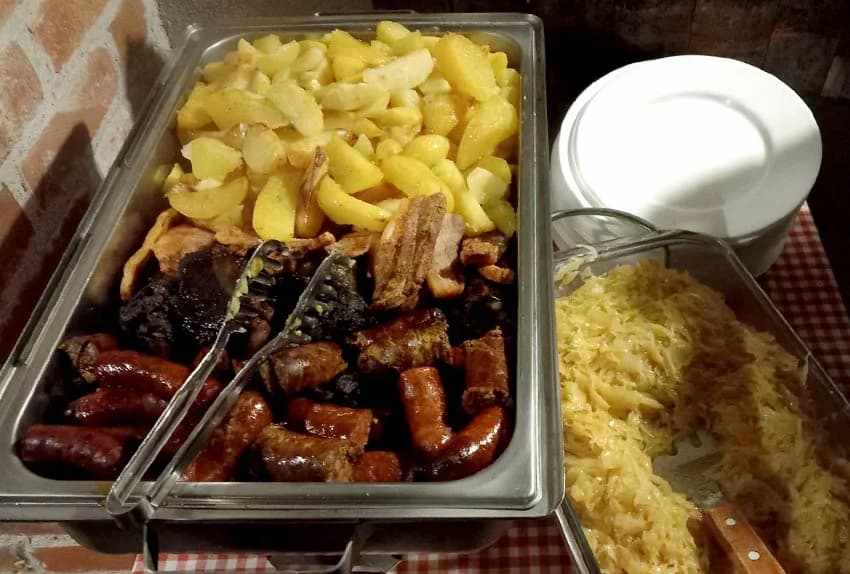 Pjevalo se kod Vukovićevih i na Sokolovcu u prigodi Vincelova