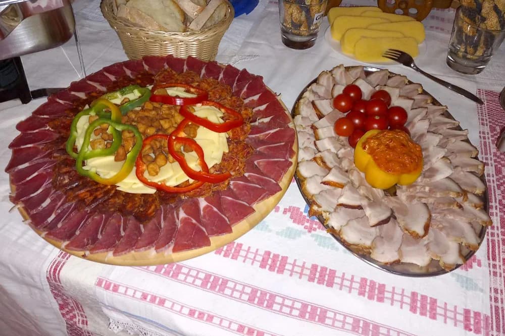Pjevalo se kod Vukovićevih i na Sokolovcu u prigodi Vincelova