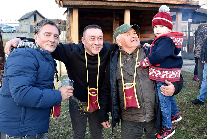 UZ ŠIMU JOVANOVCA I ŽETEOCE PROSLAVLJENO VINCELOVO U VETOVU: U slast ʼplanuloʼ 500 litara graha