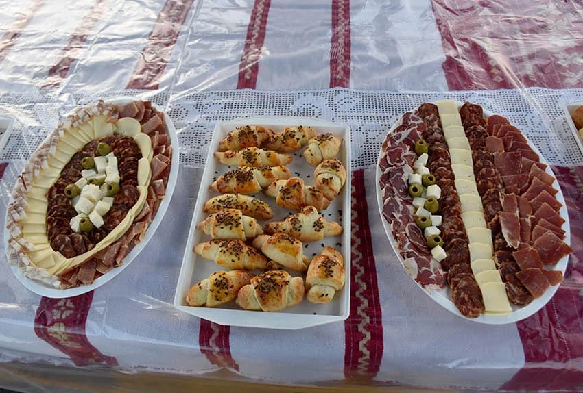 UZ ŠIMU JOVANOVCA I ŽETEOCE PROSLAVLJENO VINCELOVO U VETOVU: U slast ʼplanuloʼ 500 litara graha