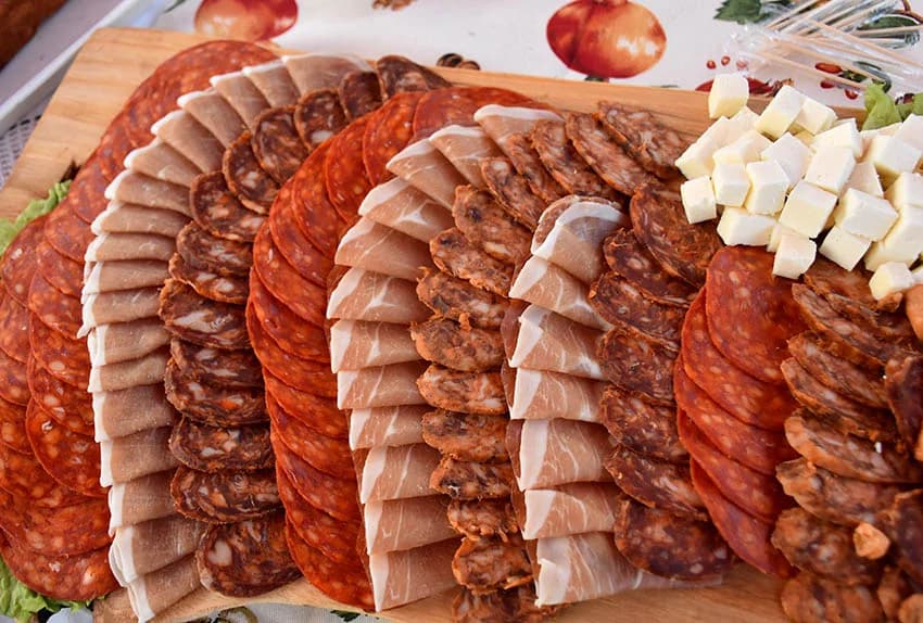UZ ŠIMU JOVANOVCA I ŽETEOCE PROSLAVLJENO VINCELOVO U VETOVU: U slast ʼplanuloʼ 500 litara graha