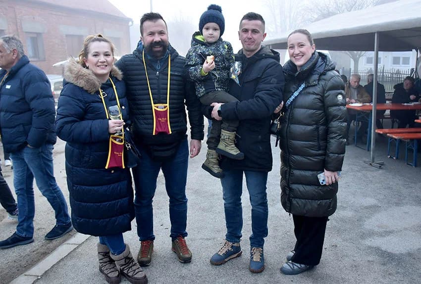 UZ ŠIMU JOVANOVCA I ŽETEOCE PROSLAVLJENO VINCELOVO U VETOVU: U slast ʼplanuloʼ 500 litara graha