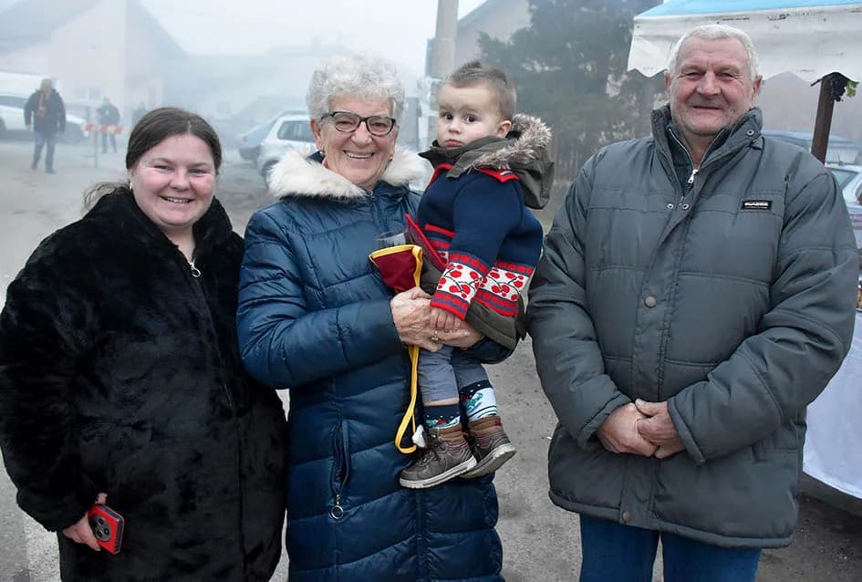 UZ ŠIMU JOVANOVCA I ŽETEOCE PROSLAVLJENO VINCELOVO U VETOVU: U slast ʼplanuloʼ 500 litara graha