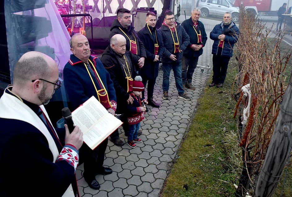 UZ ŠIMU JOVANOVCA I ŽETEOCE PROSLAVLJENO VINCELOVO U VETOVU: U slast ʼplanuloʼ 500 litara graha