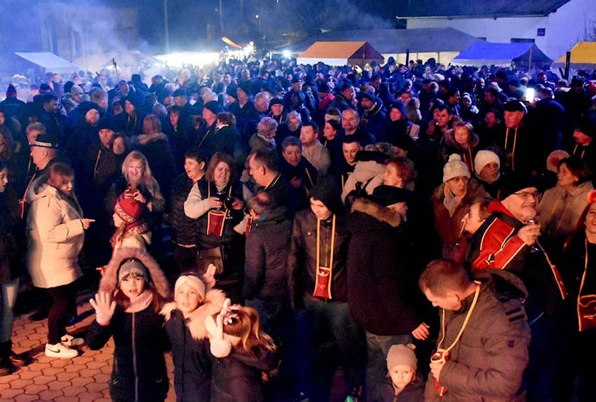 UZ ŠIMU JOVANOVCA I ŽETEOCE PROSLAVLJENO VINCELOVO U VETOVU: U slast ʼplanuloʼ 500 litara graha