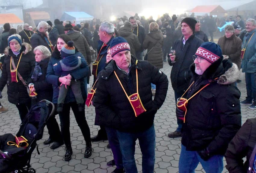 UZ ŠIMU JOVANOVCA I ŽETEOCE PROSLAVLJENO VINCELOVO U VETOVU: U slast ʼplanuloʼ 500 litara graha