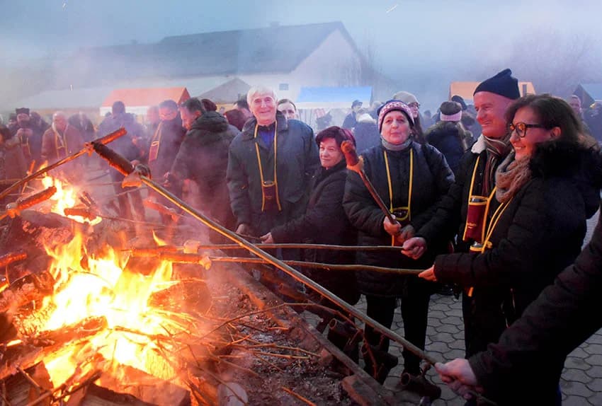 UZ ŠIMU JOVANOVCA I ŽETEOCE PROSLAVLJENO VINCELOVO U VETOVU: U slast ʼplanuloʼ 500 litara graha