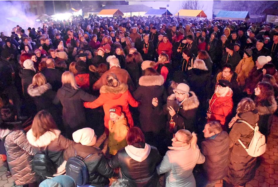 UZ ŠIMU JOVANOVCA I ŽETEOCE PROSLAVLJENO VINCELOVO U VETOVU: U slast ʼplanuloʼ 500 litara graha