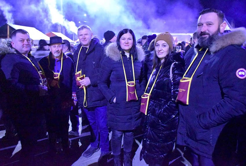 UZ ŠIMU JOVANOVCA I ŽETEOCE PROSLAVLJENO VINCELOVO U VETOVU: U slast ʼplanuloʼ 500 litara graha