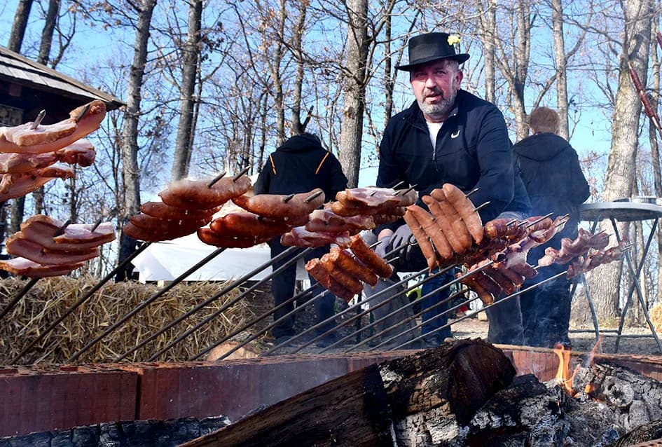 Na Starcu obilježili Vincelovo uz blagoslov vinove loze, pjesmu i druženje
