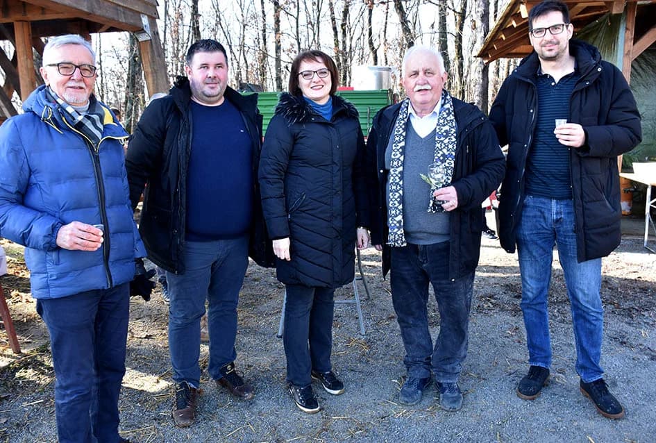 Na Starcu obilježili Vincelovo uz blagoslov vinove loze, pjesmu i druženje