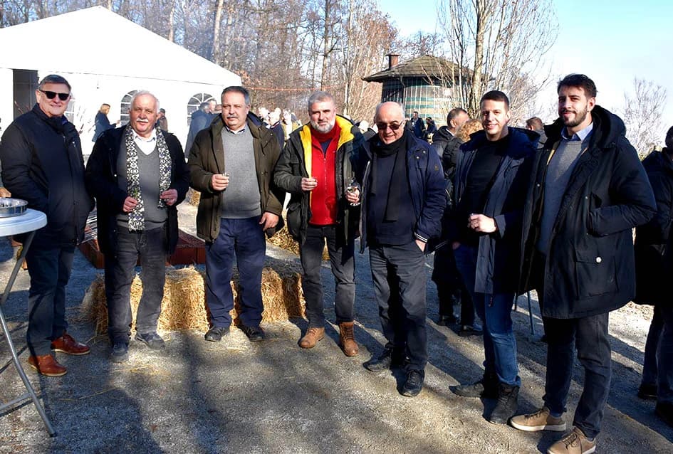 Na Starcu obilježili Vincelovo uz blagoslov vinove loze, pjesmu i druženje